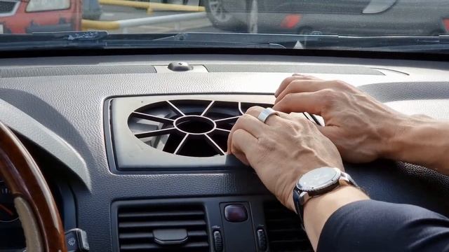 Универсальный держатель планшета/смартфона для Volvo XC90 (2003-2014) смотреть онлайн