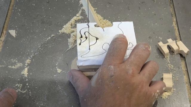 Выпиливание фигурки Дракона из массива липы на ленточной пиле смотреть онлайн