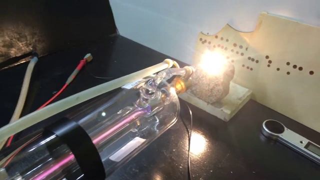 Лазерная трубка CO2 Yongli R3 s/n 0435745 пломба (12100) смотреть онлайн