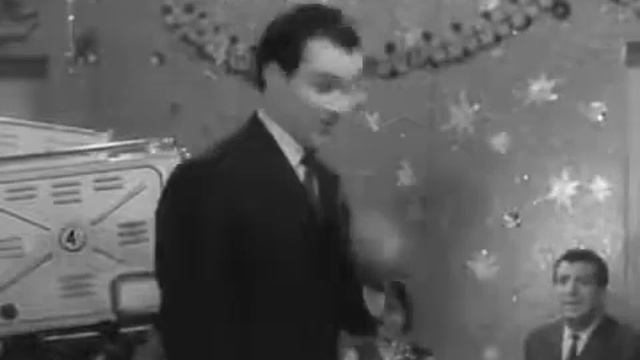 *Муслим МАГОМАЕВ - Будь со мной, Солнцем опьянённый смотреть онлайн