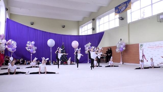 Показательное выступление "Неугомонные зайчики" смотреть онлайн