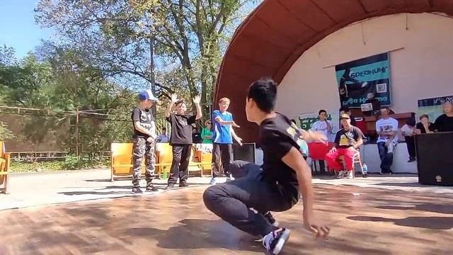 battle nomination 2vs2+1 Nizhnegorsk.Батлт наминация 2vs2+1 Нижнегорск смотреть онлайн