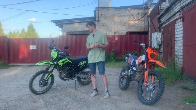 Обзор и сравнение Regulmoto Sport 003 и Athlete 300 и стоит ли переплачивать