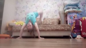 гимнастика видео урок переворот мостик