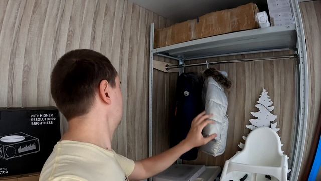 Сделал вешалку для металлического стеллажа. Как хранить вещи на балконе. смотреть онлайн