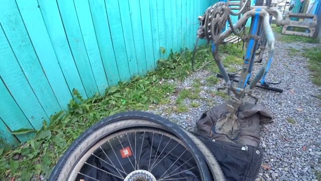 Ремонтирую велосипед проткнул колесо клею Золотая осень смотреть онлайн
