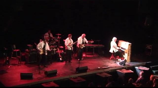 Blueberry Hill (Lewis, Rose & Stock) Peter Winsnes & Tom Rockers Band смотреть онлайн