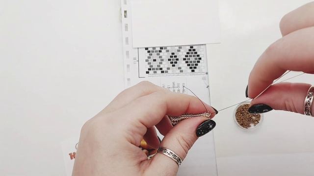 ЛАЙФХАК. Нечетное количество бисерин в мозаичном плетении. смотреть онлайн