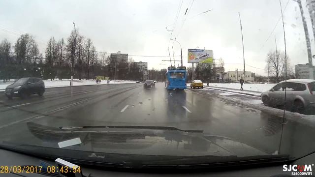 SJCam SJ 4000 wifi в авто смотреть онлайн