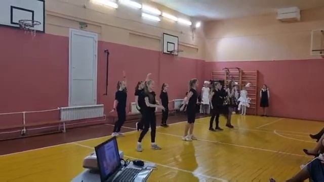 Полюби небо. Исполняет Виктория Воронкова смотреть онлайн