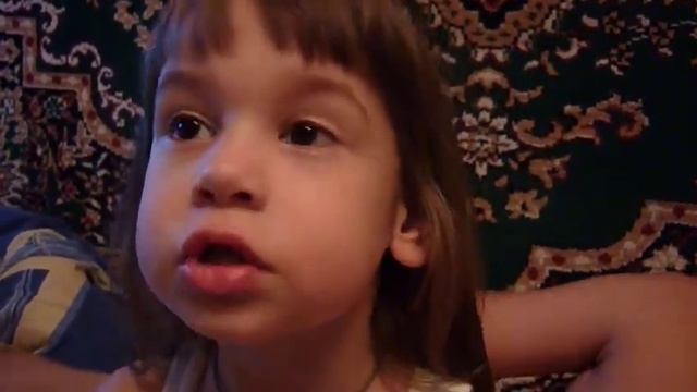 Дочка рассказывает стишок про осень смотреть онлайн