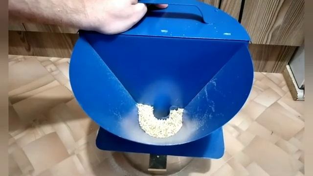 ИЗМЕЛЬЧИТЕЛЬ ЗЕРНА ФЕРМЕР ИЗЭ-05// ОБЗОР-ТЕСТ??? смотреть онлайн