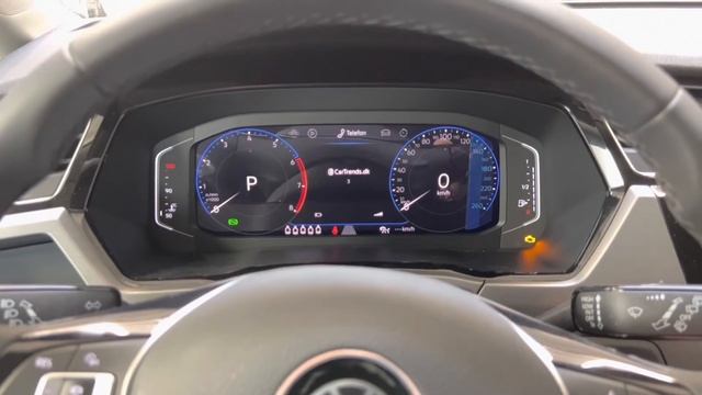 2022 Volkswagen Touran retrofitted with original active display смотреть онлайн