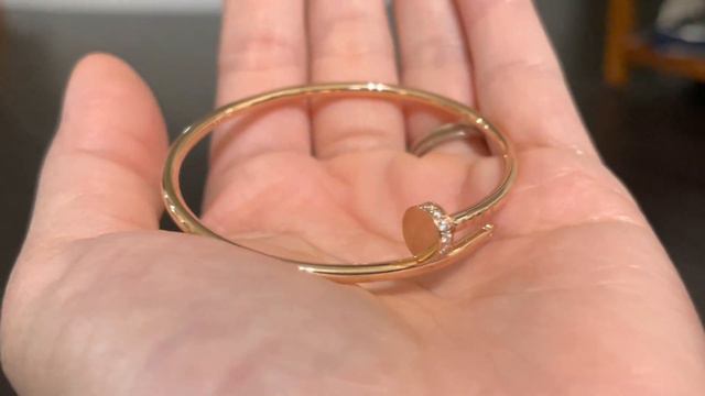 My Juste un Clou small Rose gold diamond bracelet смотреть онлайн