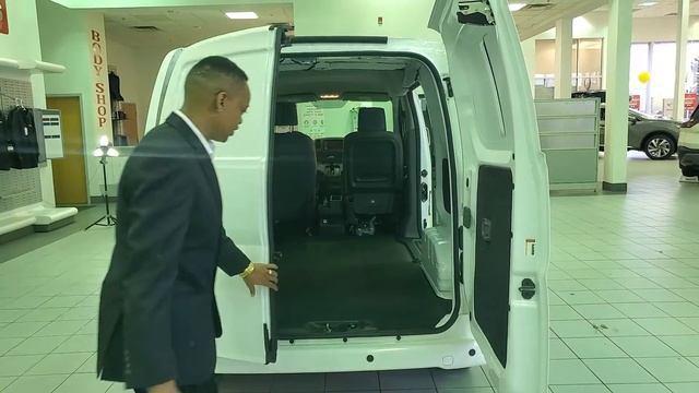 2021 Nissan NV200 SV смотреть онлайн