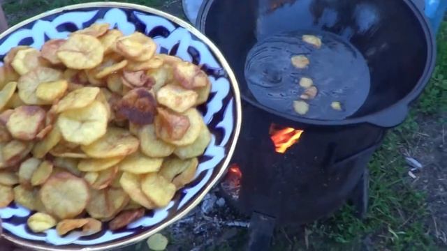 Домашние чипсы в казане. Смотрим футбол Россия-Испания смотреть онлайн