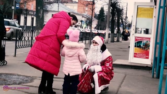 IZOT OF / Дед Мороз/Santa Claus/Prank/НОВОГОДНИЙ ПРАНК / Реакция ЛЮДЕЙ НА МОИ ВЫХОДКИ смотреть онлайн