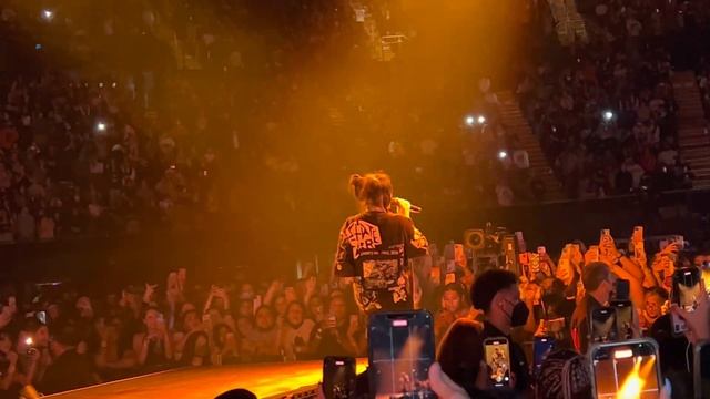 Billie Eilish Live - Kia Forum - April 06, 2022 смотреть онлайн