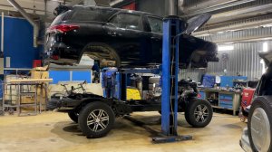 Разобрали новую Toyota Fortuner(2021) - Живая легенда или музейный экспонат