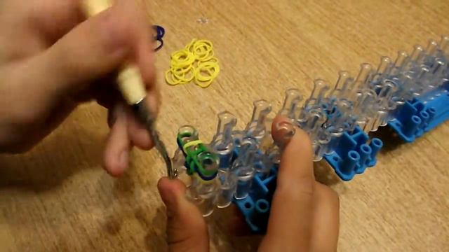 браслет из резинок"конфетка" смотреть онлайн