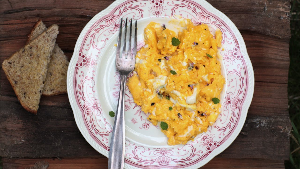 Идеальная яичница-болтунья 