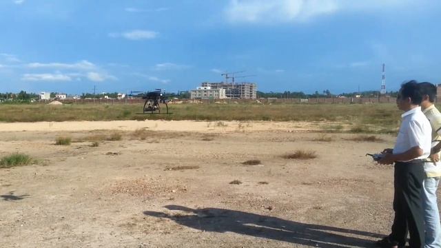 HUE RC,Test Flight of Quadcopter,piloted by Chien Gas at 49 Field,HUE смотреть онлайн