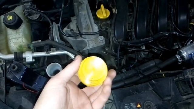 Рено флюенс. Что поставить вместо потерянной крышке омывательного бочка. смотреть онлайн