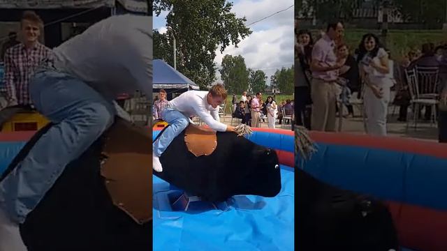 продержался на быке атракцион смотреть онлайн