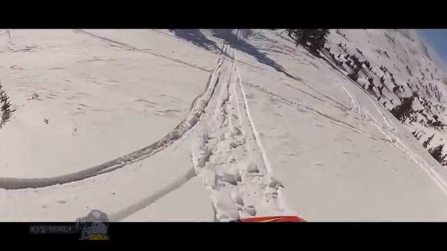Прыжок на снегоходе в горах смотреть онлайн