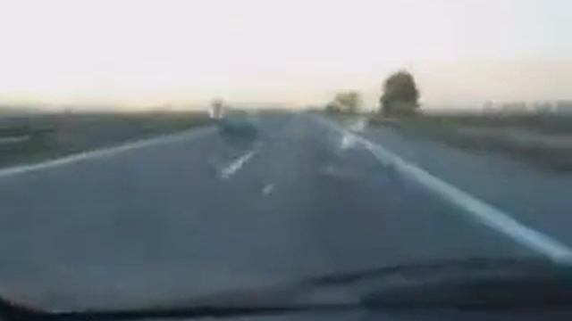 VAZ 2101 vs sranyj mersedes 240