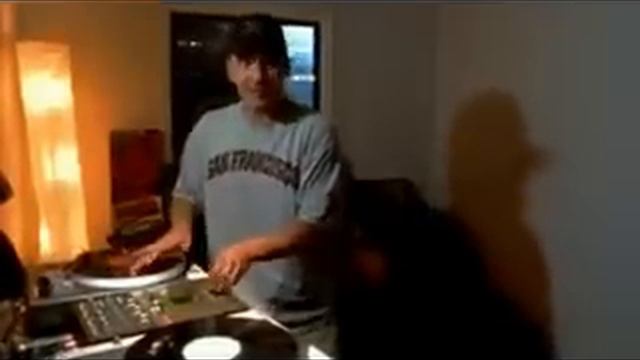 Mixmaster Mike Scratching смотреть онлайн