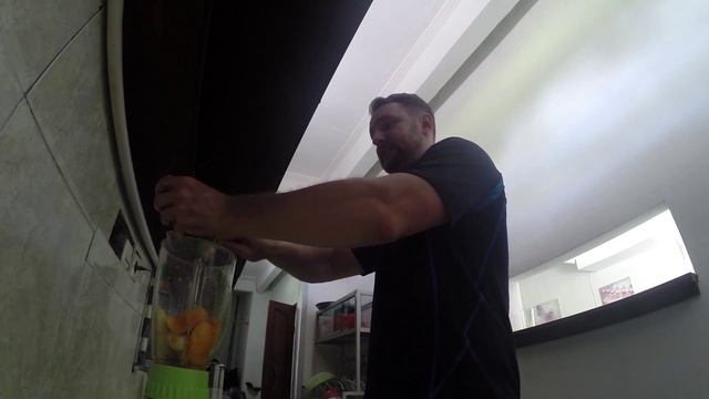 Как приготовить крутейший смузи из манго и банана смотреть онлайн