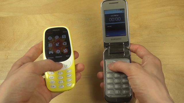 Nokia 3310 2017 vs. Samsung Flip Phone - Which Is Faster? смотреть онлайн