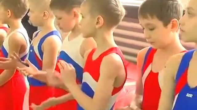 В Абакане гимнасты провели показательные выступления смотреть онлайн