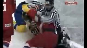 Швед огребает от Ковальчука..=)