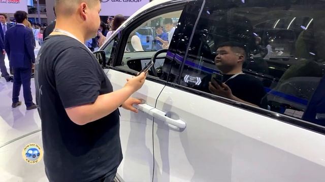 The New 2023 GAC Trumpchi E9 PHEV MPV Walkaround—2023 Shanghai Motor Show смотреть онлайн