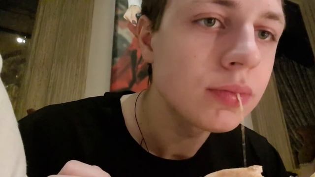 Обзор на хачапури по аджарски " по батумски " в ресторане Текемали на новой площади 8 смотреть онлайн