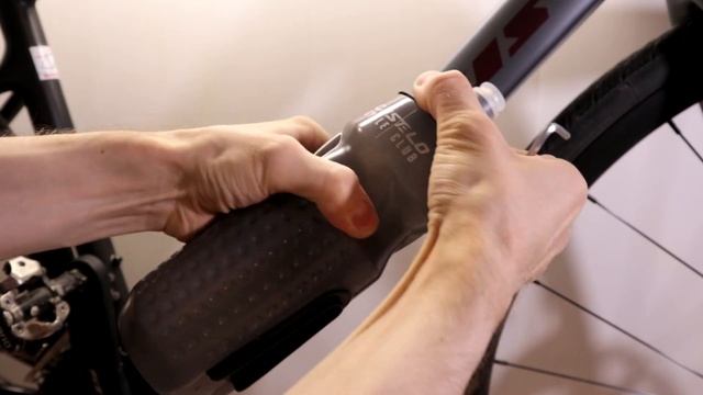Велосипедная бутылка с магнитным креплением смотреть онлайн