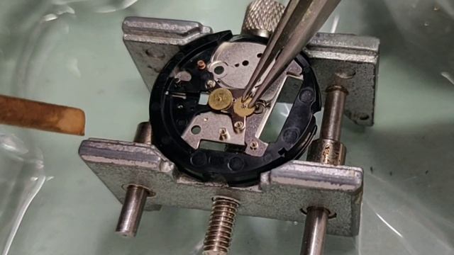 how to repair a romanson watch? assembly & disassembly of ronda cal.505 смотреть онлайн