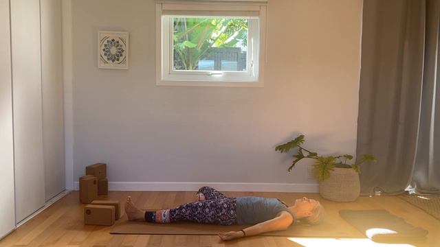 30 Min Lower Back & Hamstrings Slow Somatic Yoga Practice смотреть онлайн