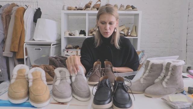 КАК УХАЖИВАТЬ ЗА ОБУВЬЮ ИЗ КОЖИ, ЗАМШИ, НУБУКА | 12Storeez смотреть онлайн