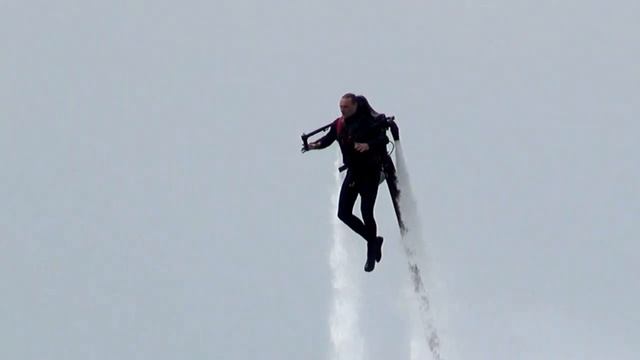 Армия спорта - падение на Jetlev-Flyer смотреть онлайн