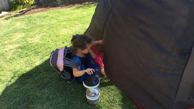 Learn English Words! Sign Post Kids goes camping! смотреть онлайн