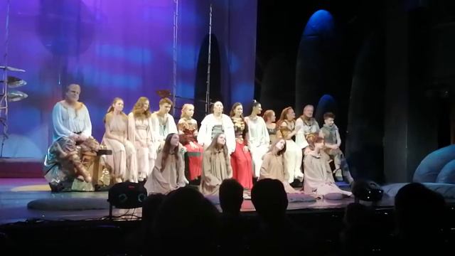 Финал спектакля"Лиромания" смотреть онлайн