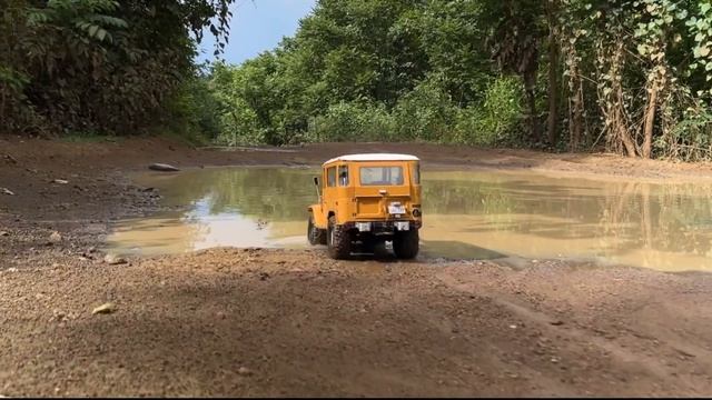 Toyota Land Cruiser FJ40 Scale Rc Crawler FMS 1/10
