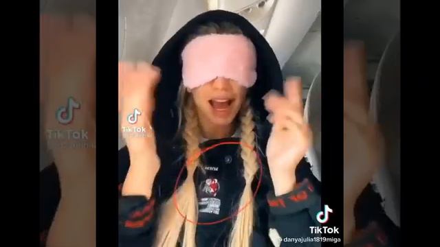 Даня и Юля одевают у друг друга одежду 😱😍 смотреть онлайн