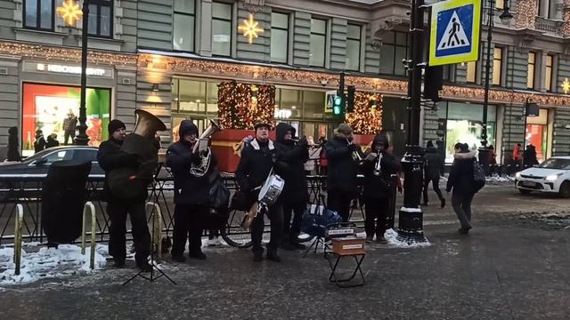 #сашакира #двор #спб #новыйгод #украшения #музыка