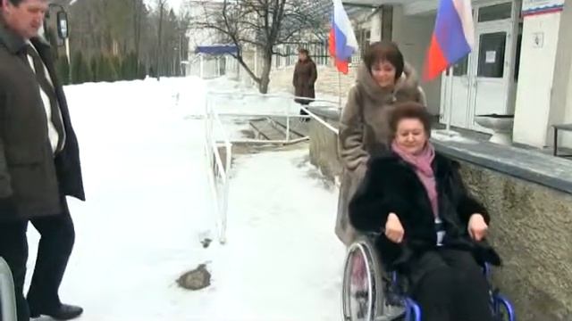 Автобус с подъемником для инвалидов в РЦ "Сосновый бор" в р.п. Вешкайма смотреть онлайн