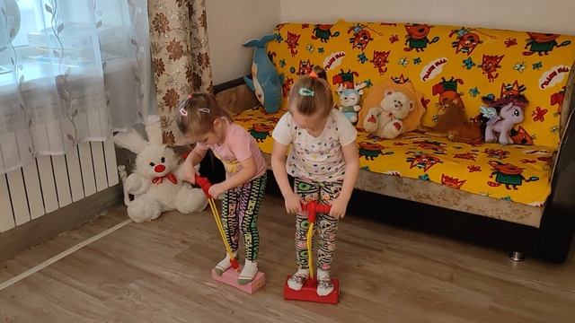 Детский развивающийся Джампер