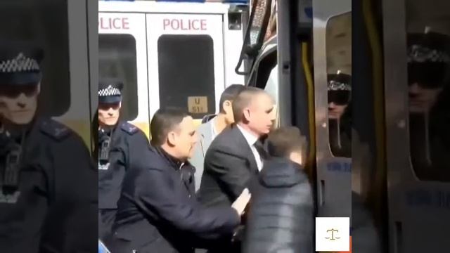 Появилось видео ареста основателя WikiLeaks Джулиана Ассанжа смотреть онлайн